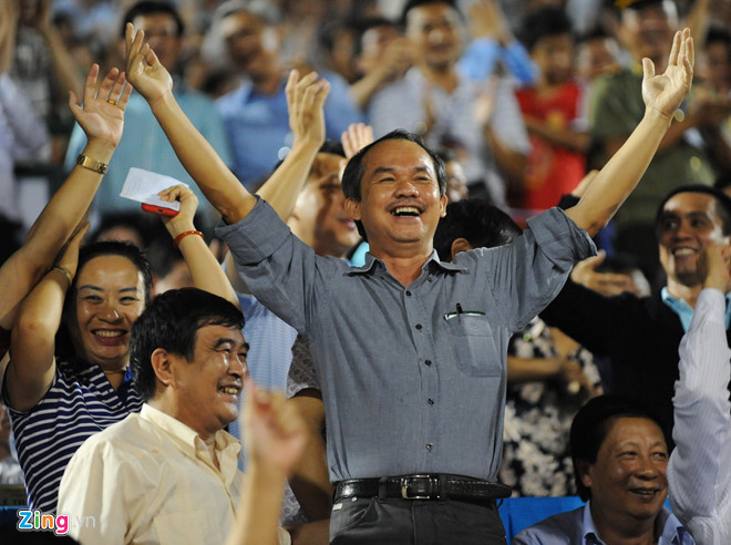 Đừng biến cả nền bóng đá trở thành ‘con tin’