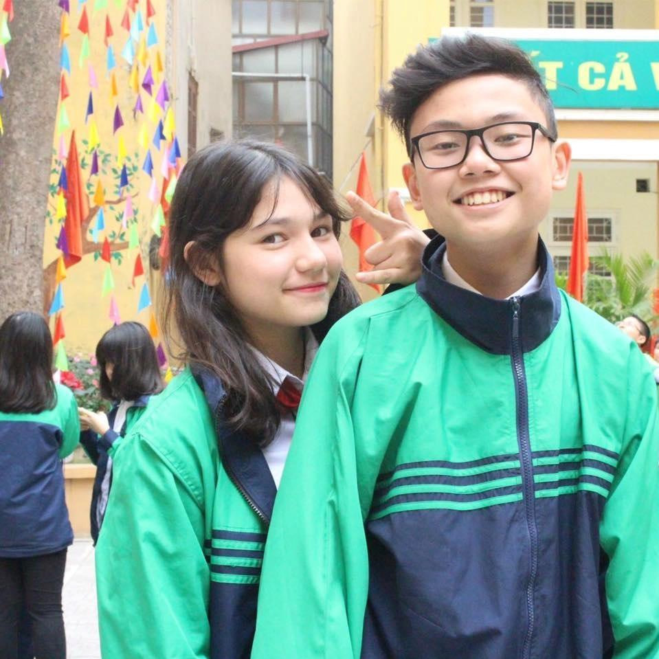 Nữ sinh lai Tây nổi bật trong cuộc thi của trường Phan Đình Phùng