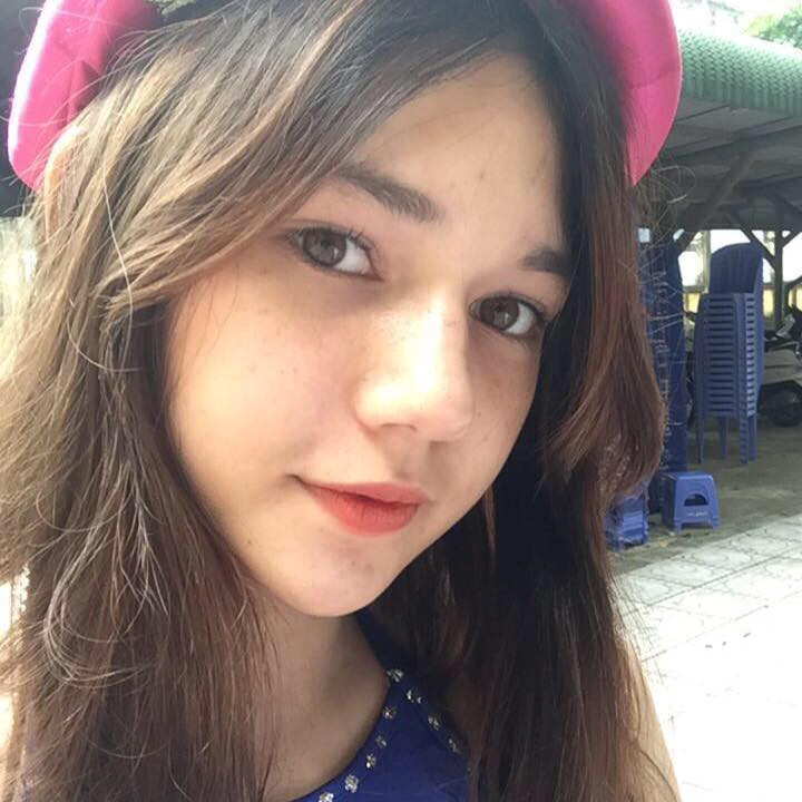 Nữ sinh lai Tây nổi bật trong cuộc thi của trường Phan Đình Phùng