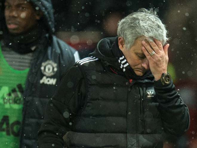 MU trước ngã ba đường: Giữ Mourinho hay quỵ lụy quyền lực SAO?