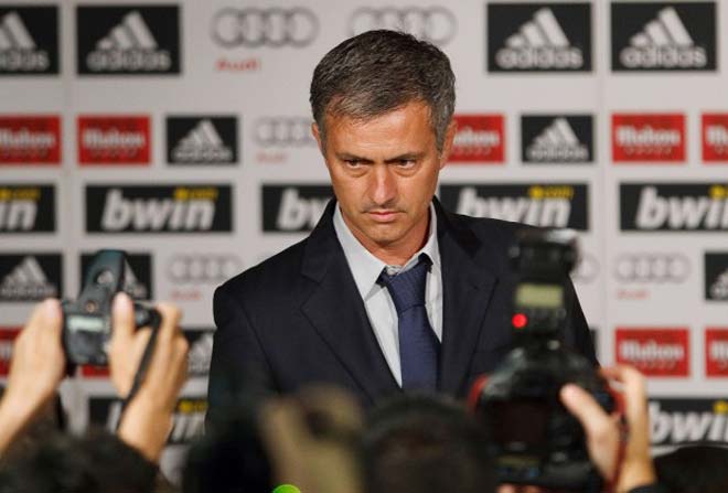 MU trước ngã ba đường: Giữ Mourinho hay quỵ lụy quyền lực SAO?