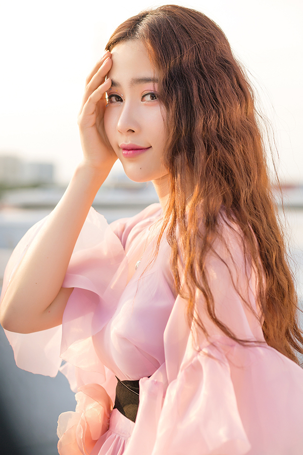 Hồ Ngọc Hà thể hiện thái độ thế này khi Nam Em dội gáo nước lạnh Hồ Ngọc Hà thể hiện thái độ thế này khi Nam Em dội gáo nước lạnh