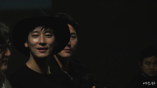 Loạt khoảnh khắc mĩ nam Hàn bỗng hóa bạch tuộc vì đụng trúng các quý ông cực phẩm