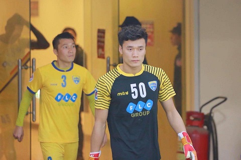 Thủ môn Tiến Dũng vắng mặt ở vòng 3 V-League vì lý do không ngờ