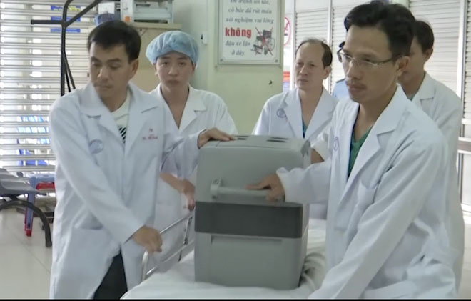 Vợ bỏ đi, người đàn ông Tiền Giang gửi con nhỏ lại quê nhà lên Sài Gòn nhận sự sống từ trái tim miền Bắc