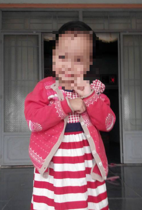 Người mẹ hốt hoảng khi con gái 8 tuổi nghi bị bắt cóc trên đường đi học về, may mắn tìm lại con cách nhà 30km