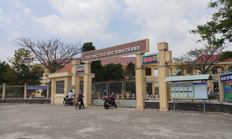 Kết quả xác minh: Ông Võ Hòa Thuận đã ép cô giáo quỳ Kết quả xác minh: Ông Võ Hòa Thuận đã ép cô giáo quỳ
