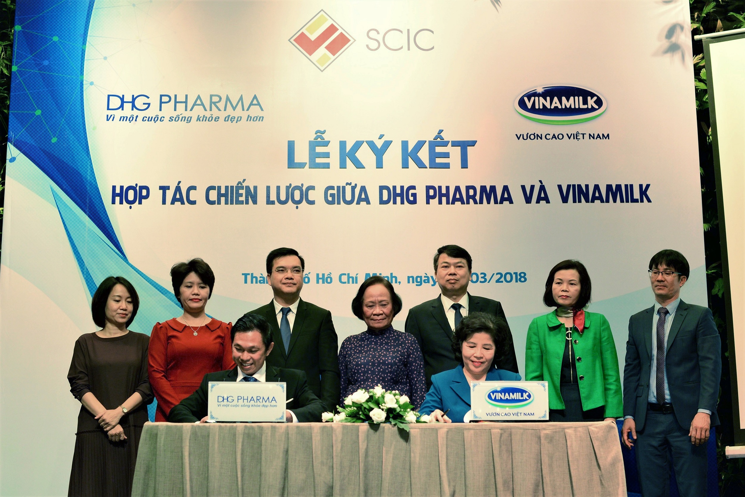 Vinamilk và Dược Hậu Giang hợp tác chiến lược Vinamilk và Dược Hậu Giang hợp tác chiến lược