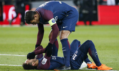Bác sĩ tiết lộ nỗi sợ của Neymar khi dính chấn thương