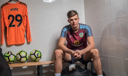 Con đường từ nhân viên giao sữa thành tuyển thủ Anh của Nick Pope