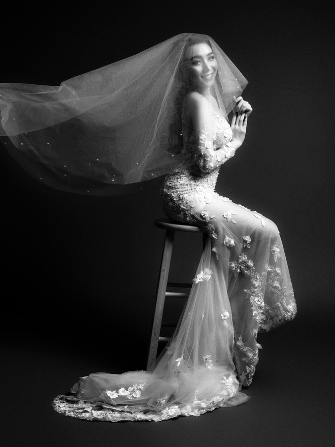 Khắc Việt chính thức tung ảnh cưới với nữ DJ gợi cảm