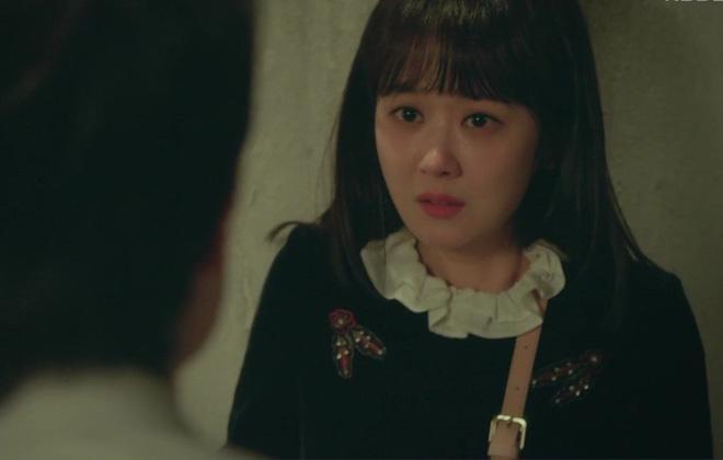 Đêm tân hôn, tá hỏa lao đến viện hỗ trợ tình cũ của chồng đi đẻ