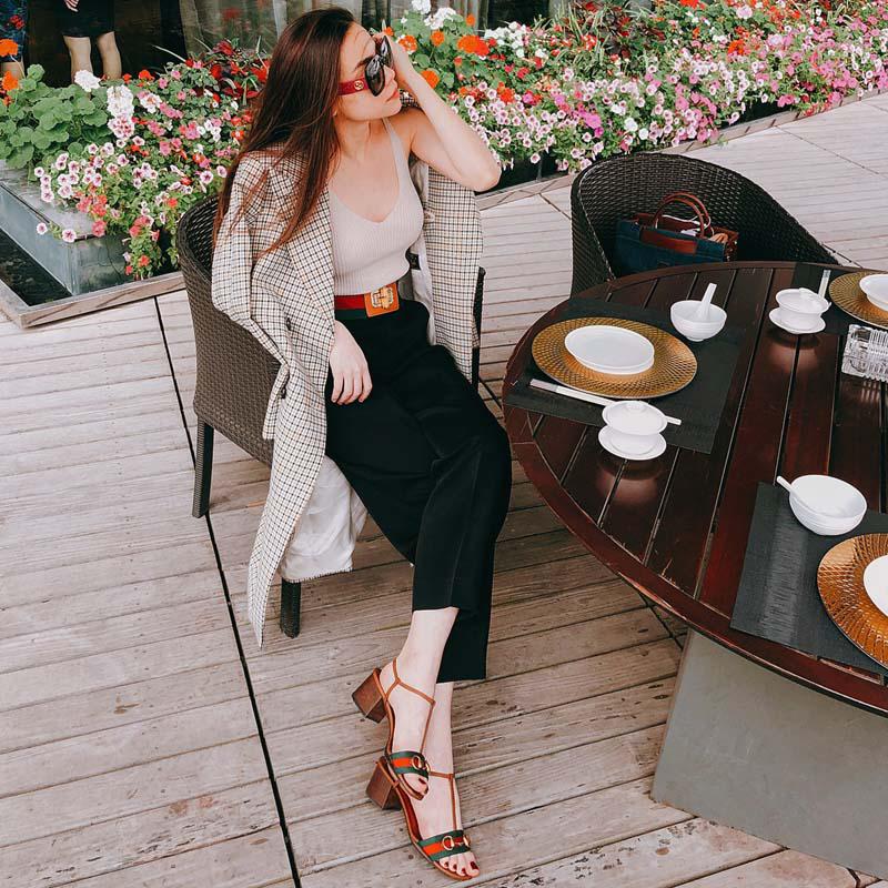 Ai mặc cũng đẹp, bảo sao kiểu đồ này lại hot đến thế!