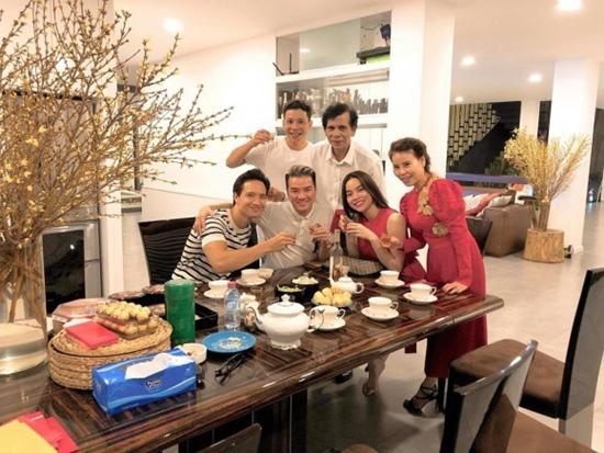 Nghi vấn Kim Lý tặng Hồ Ngọc Hà nhẫn kim cương, sắp làm đám cưới?