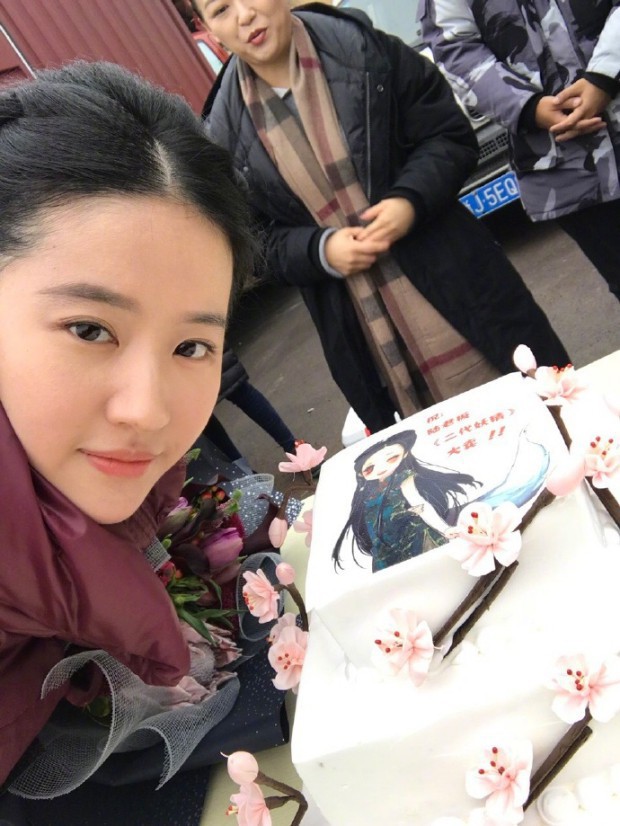 Nổi tiếng hiền lành nhưng Lưu Diệc Phi cũng phải lên tiếng khi bị tố chảnh chọe, mắc bệnh ngôi sao