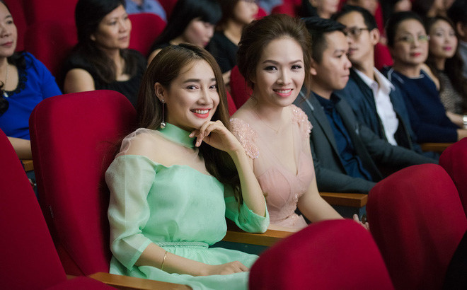 Nghệ sĩ Việt khuyên Nhã Phương dám yêu thì cũng dám bỏ Trường Giang