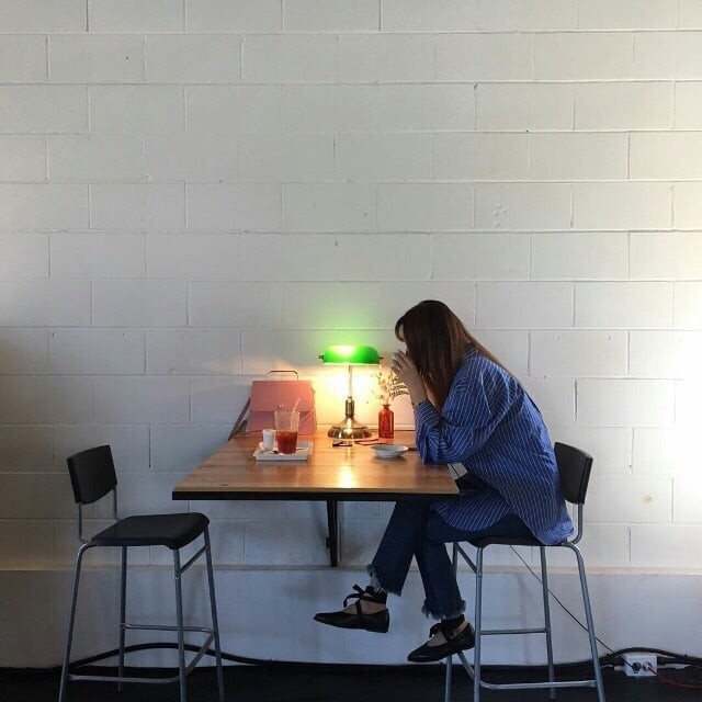 Nhắn tin tâm sự nhưng bạn trai rep Nói ít thôi, cô gái lên mạng hỏi: Thái độ này là ý gì đây?