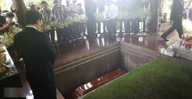 Ông Sáu Khải vào lòng đất mẹ Củ Chi Ông Sáu Khải vào lòng đất mẹ Củ Chi