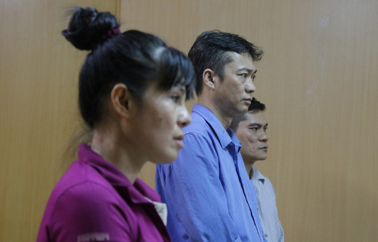 Độc chiêu giăng bẫy của 2 gã đàn ông U50