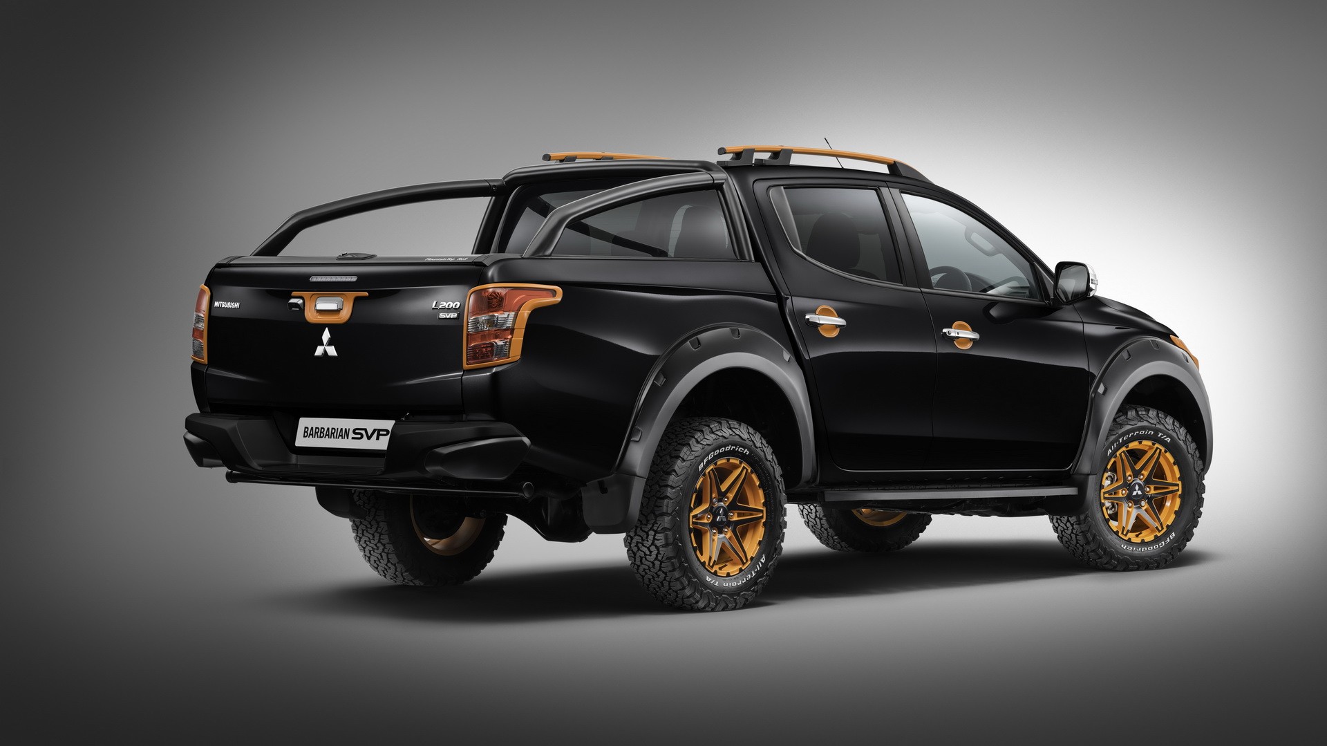 Mitsubishi tung pick-up bản độc giá gần 1 tỷ đồng Mitsubishi tung pick-up bản độc giá gần 1 tỷ đồng