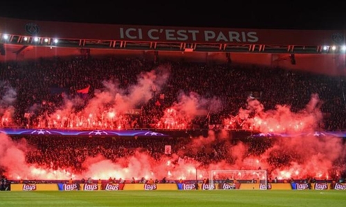 PSG bị phạt đóng cửa một phần sân vận động
