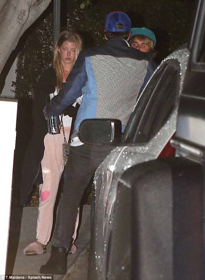 Justin qua đêm cùng cô gái khác, nhưng trái tim vẫn luôn hướng về Selena? Justin qua đêm cùng cô gái khác, nhưng trái tim vẫn luôn hướng về Selena?