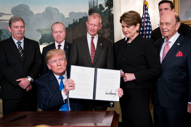 TT Trump áp thuế trừng phạt 60 tỷ USD nhắm vào Trung Quốc