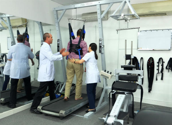 Chữa thoát vị đĩa đệm theo cách của bác sĩ Mỹ