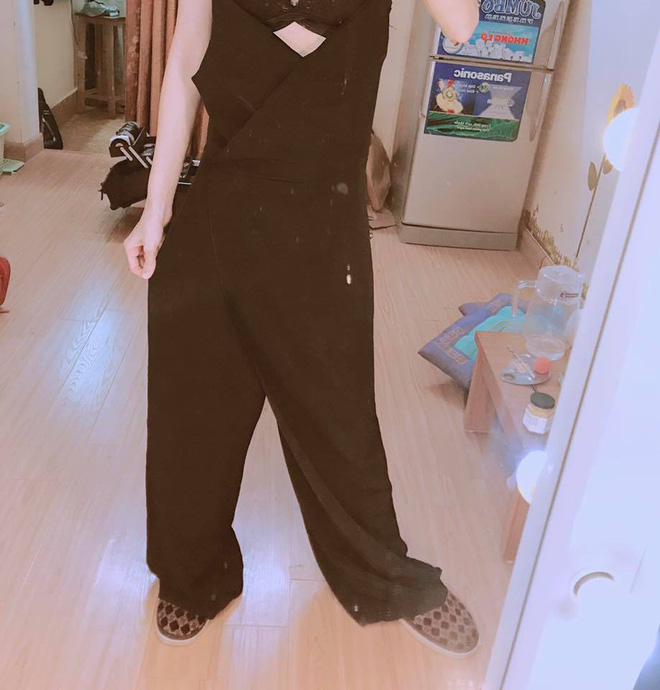 Đặt mua váy hot girl trên mạng, cô gái cao gần 1m6 kêu trời vì được ship cho bao tải, ngực tụt đến tận eo