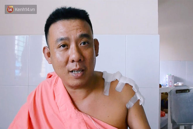 Gặp anh lính cứu hỏa bị bỏng tuột da tay: Thấy máy bơm trục trặc tôi định tiến đến sửa thì nó phát nổ