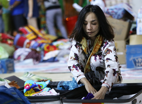 Đêm không nhà của những người thoát khỏi đám cháy chung cư Carina