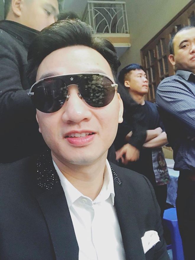 Khắc Việt rạng rỡ bên bà xã xinh đẹp tại đám cưới ở quê nhà Yên Bái