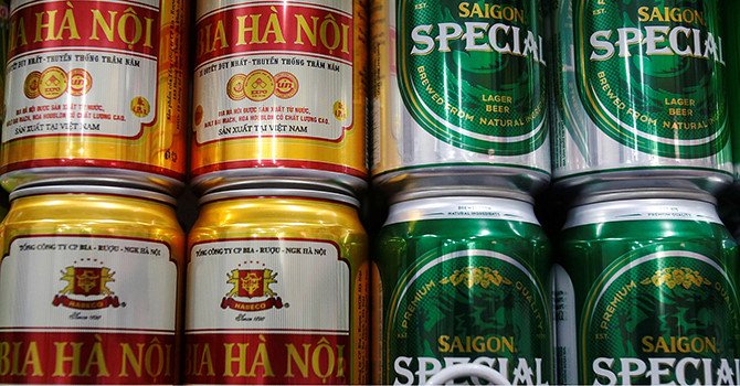 Bia ngày càng tăng giá, anh em nhịn miệng giảm nhậu