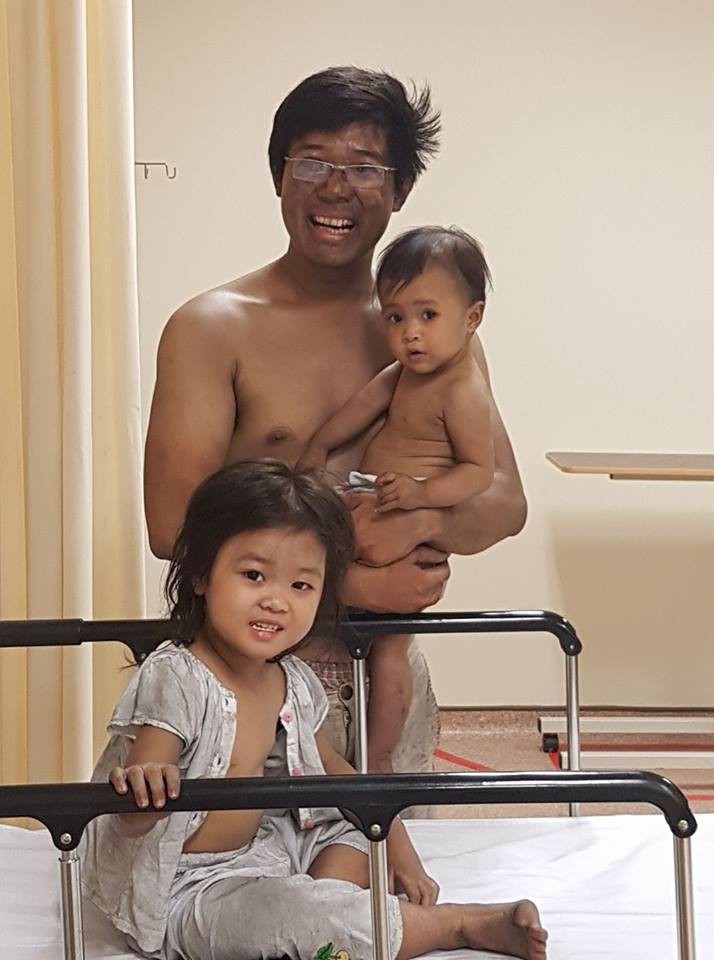 Hành trình Vượt qua cõi chết của một gia đình nhỏ trong vụ cháy kinh hoàng tại chung cư Carina khiến nhiều người xúc động