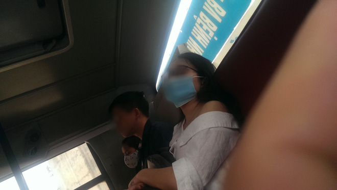 Làm người tốt thật chẳng dễ dàng: Giúp mỹ nhân bị tụt áo trên xe bus, anh chàng bị hiểu lầm là kẻ sàm sỡ