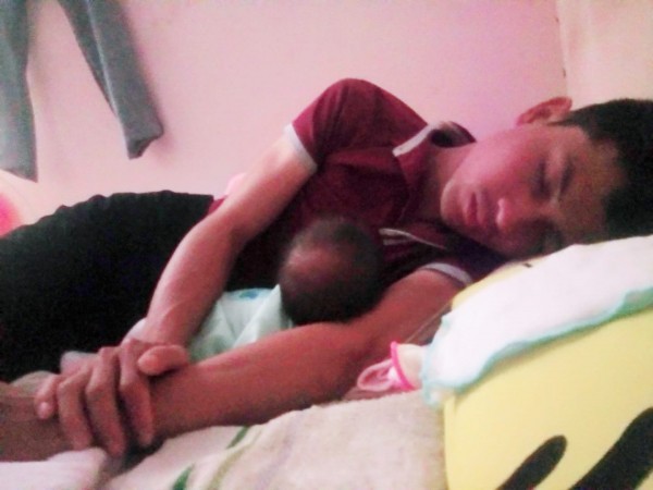 Ai bảo con gái sinh ra đã là người tình kiếp trước của bố, giờ mẹ làm gì cũng ‘ra rìa’