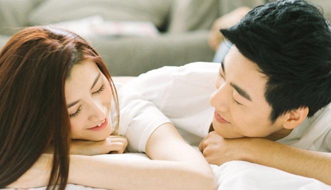 Đàn ông, có những cử chỉ còn ý nghĩa hơn cả câu nói Chồng yêu vợ