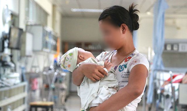 Bị chê ăn mặc giống osin, mẹ trẻ than thở vì chăm con nên không có thời gian: Có người đồng tình, có người không