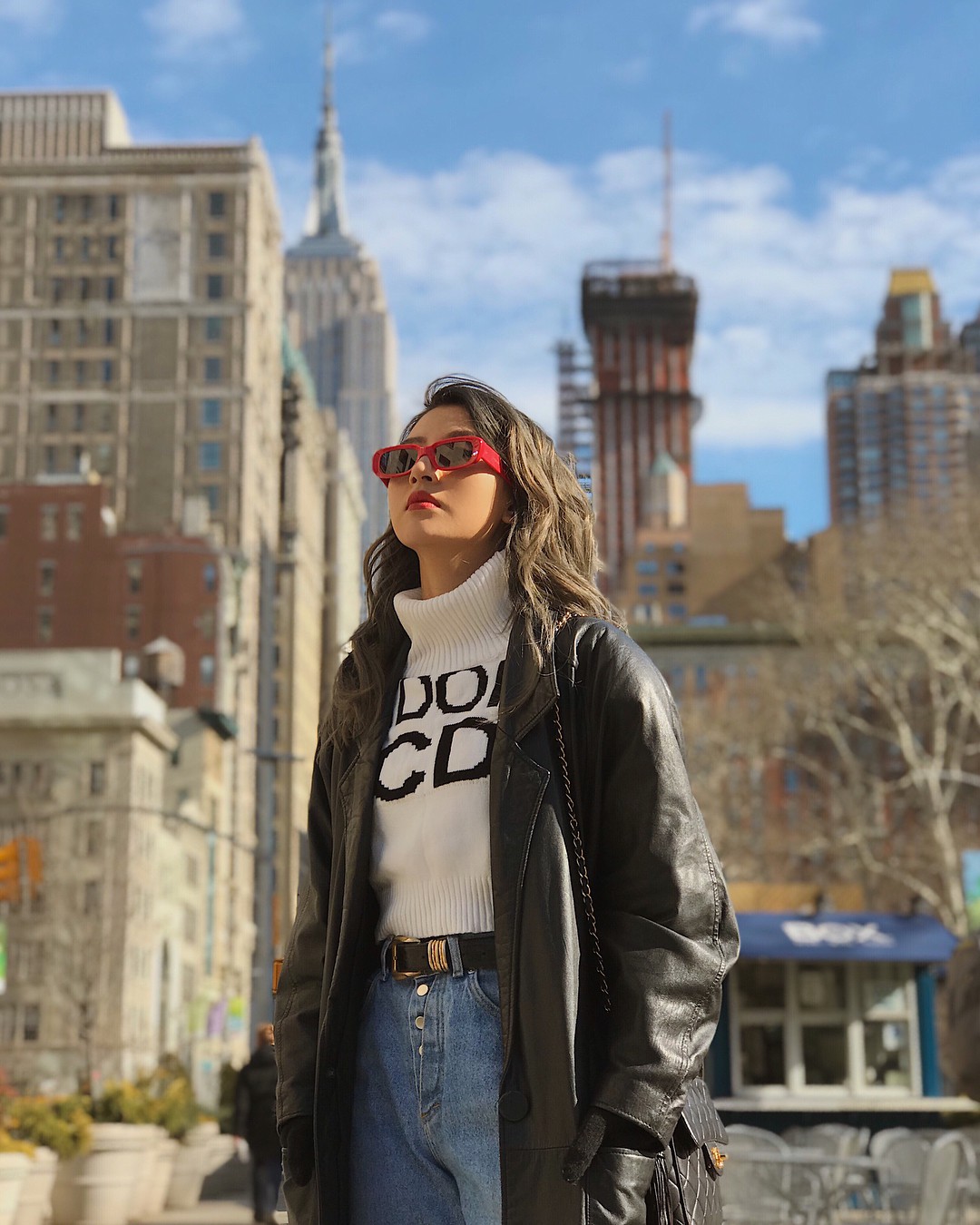 Đăng ảnh rất xinh nhưng điều khiến fan chú ý là... khoá quần, đây là cách phản ứng của Quỳnh Anh Shyn