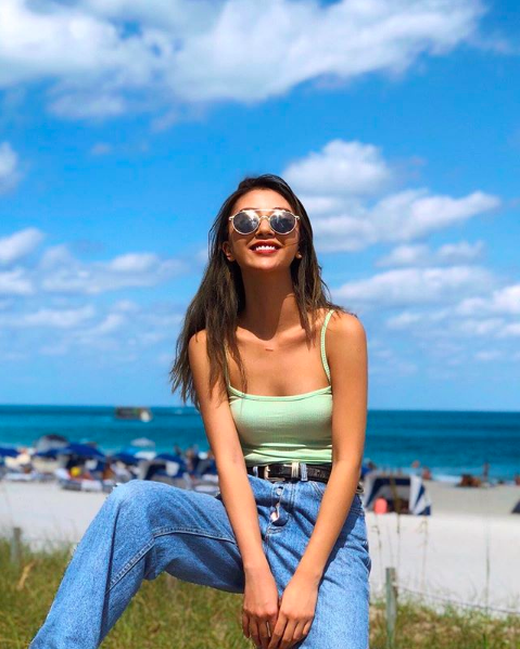 Đăng ảnh rất xinh nhưng điều khiến fan chú ý là... khoá quần, đây là cách phản ứng của Quỳnh Anh Shyn