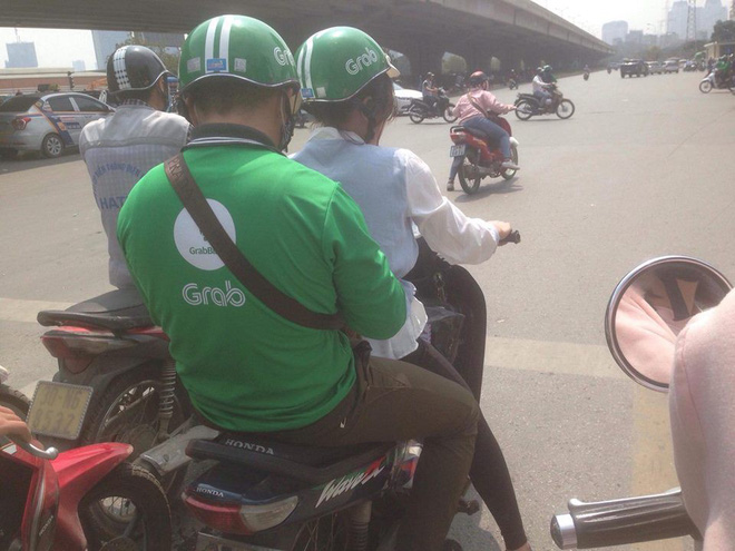 Khi bạn sắp muộn giờ làm mà book xe còn gặp phải tài xế mù đường thì đây là kết quả!