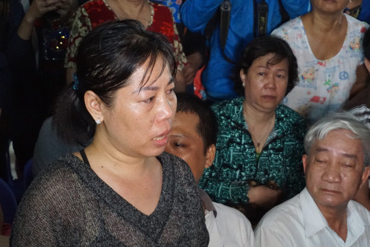 Người dân chung cư Carina bật khóc kể khổ với Phó thủ tướng