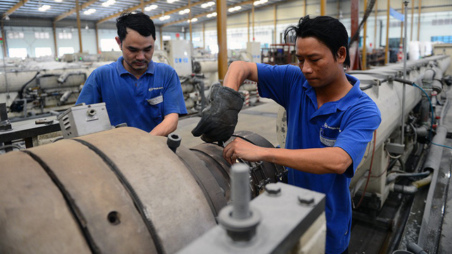 Doanh nghiệp Việt bán mình ngày càng dồn dập