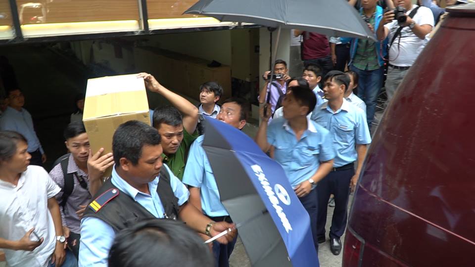 Vụ mất 245 tỷ đồng tiết kiệm: Bắt 2 nữ cán bộ Eximbank chi nhánh TP.HCM