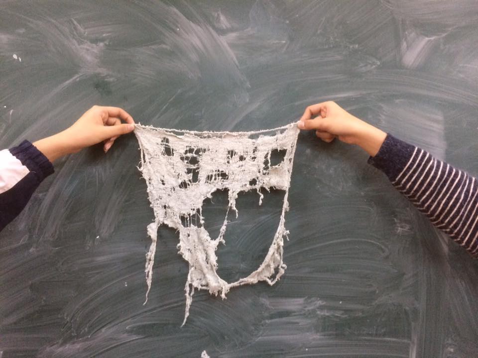 Học sinh, sinh viên thi nhau khoe những chiếc giẻ lau bảng sống hết mình đến giây cuối cùng