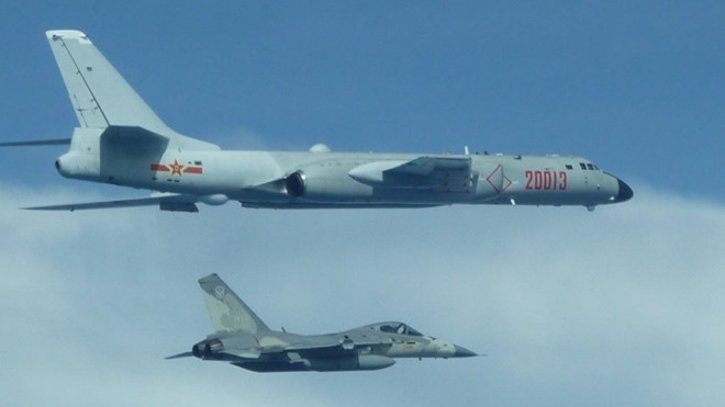 Căng thẳng, Đài Loan tung chiến đấu cơ bám sát máy bay TQ