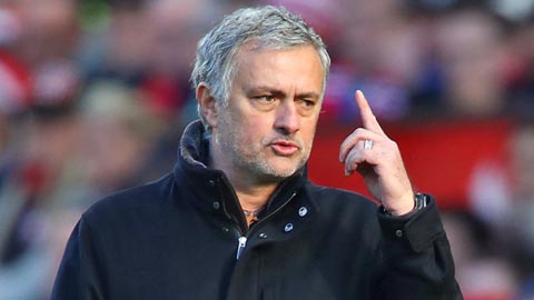 Căng thẳng leo thang ở M.U: Mourinho và Pogba từ mặt nhau
