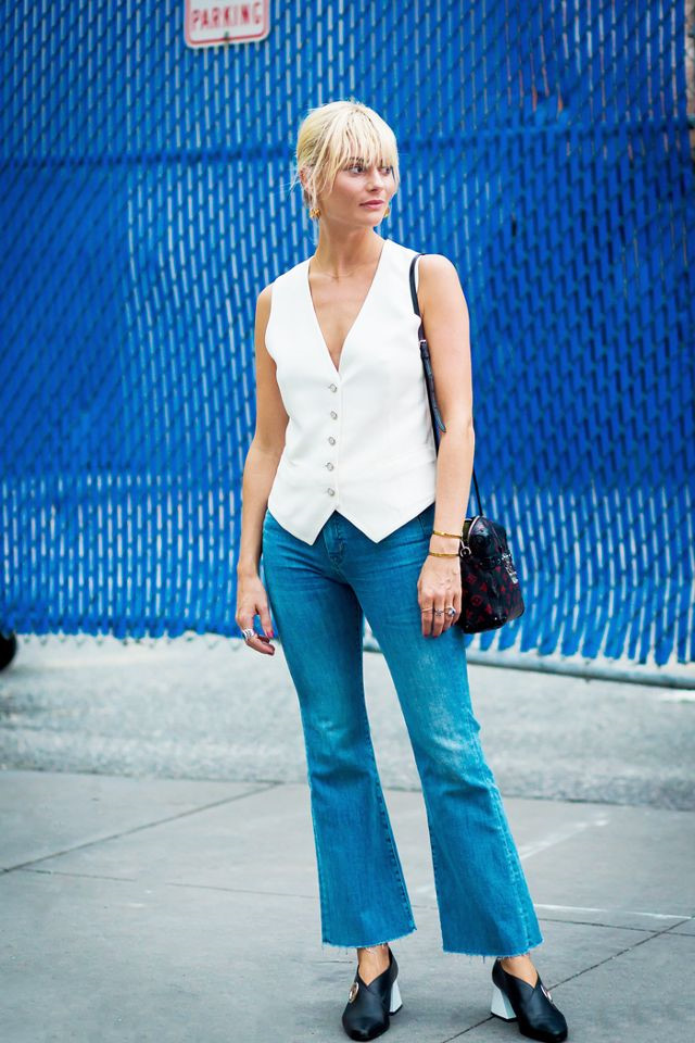 8 quy tắc mặc quần jeans lửng ống loe bạn gái nên biết