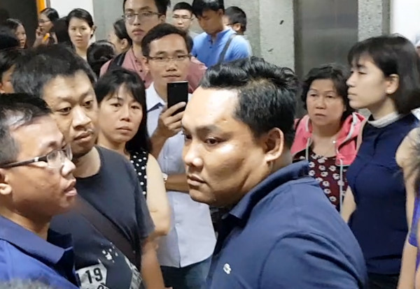 Người bị tố đe dọa cư dân chung cư Carina Plaza là ai?