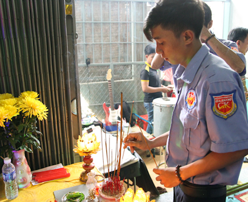 Cứu hàng chục người, hai bảo vệ chung cư Carina được khen thưởng